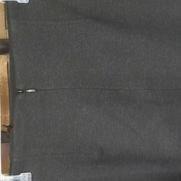 NWT M.M. LaFleur Crosby Skirt - Textured Ponte in Charcoal - 1+ - Picture 3 of 8